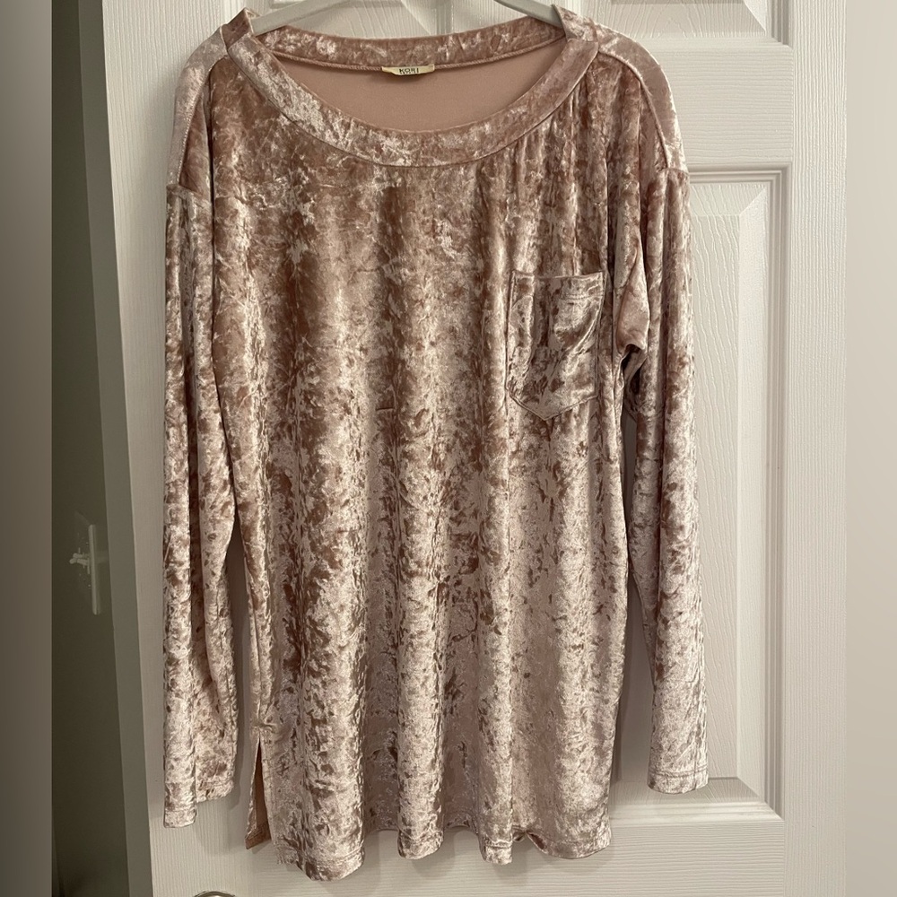 [5/$25 THIS WEEKEND ONLY] 
Kori Crushed Velvet Long Sleeve Top
